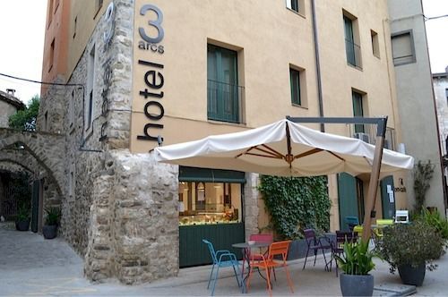 Hotel 3 Arcs Besalu Exterior photo